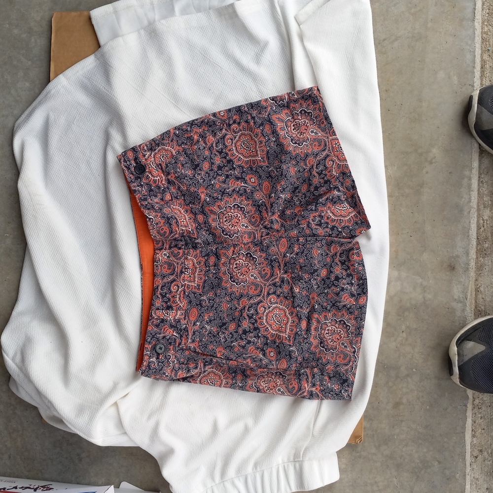 Woman shorts 287